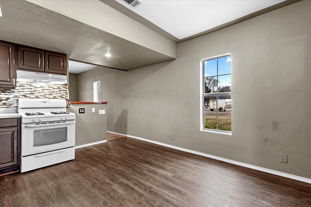 712 N Wood N/A — photo 8