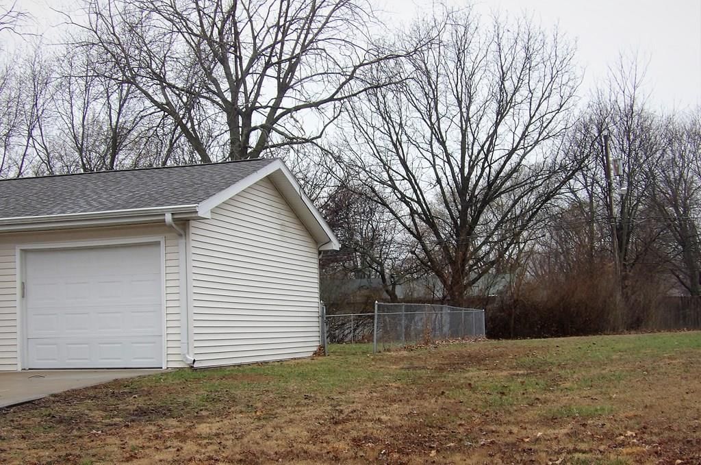 422 Kansas Drive — photo 4