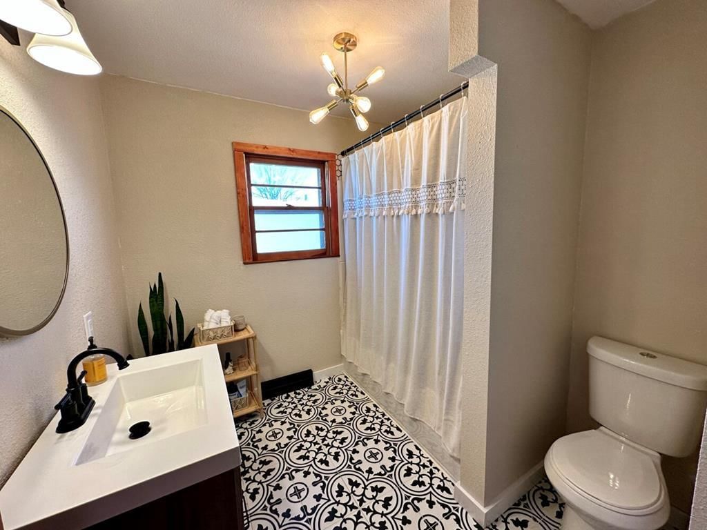 1016 W 10th Street — photo 26