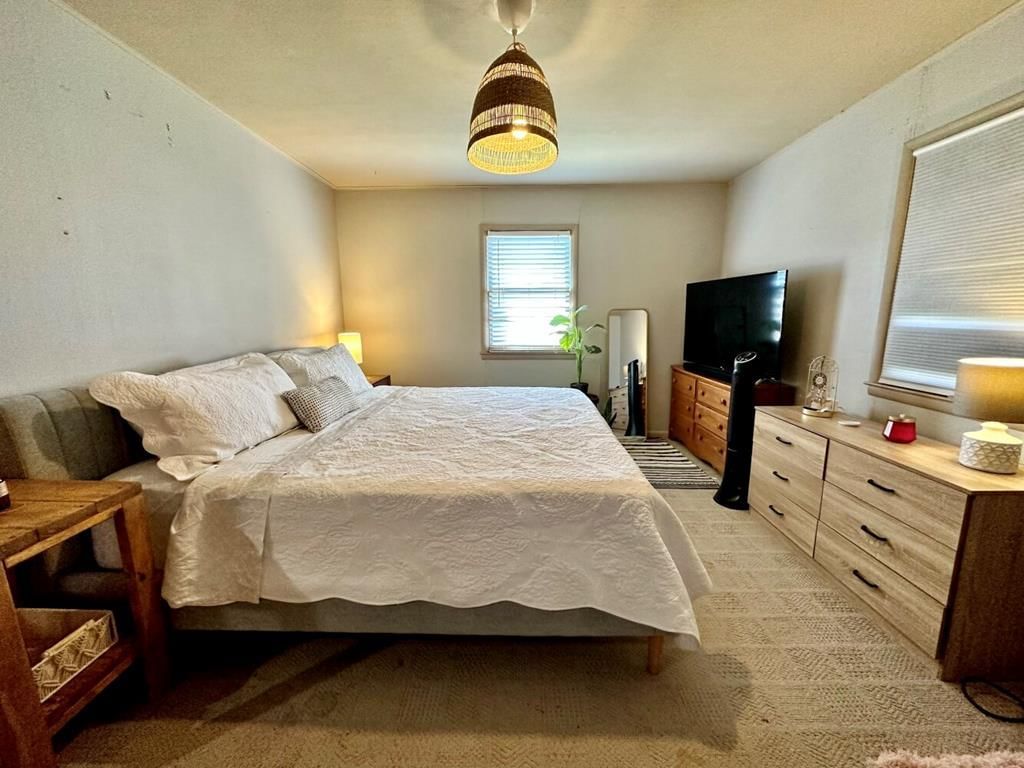 1016 W 10th Street — photo 27