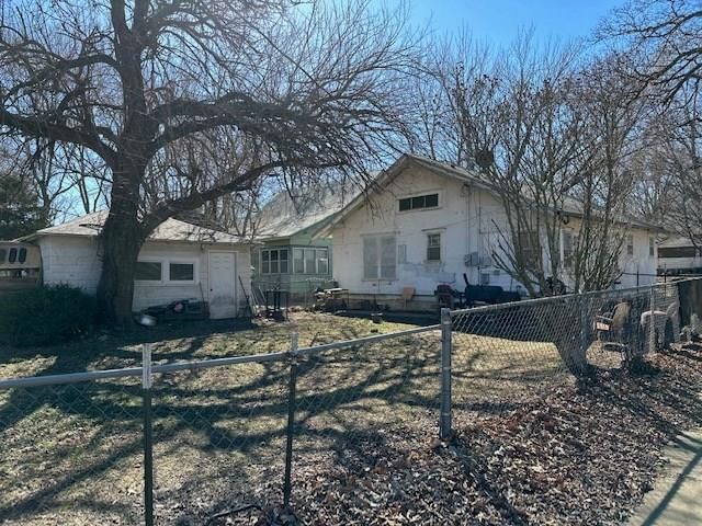 300 S 1st N/A — photo 17