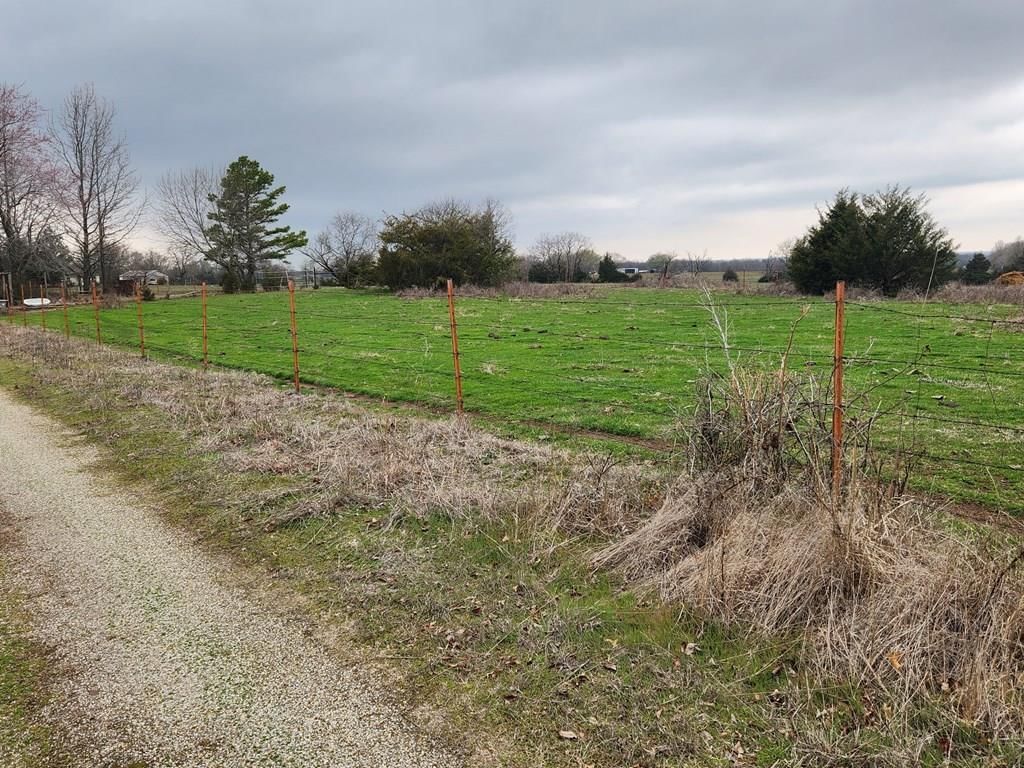 1401 SW Black Jack N/A — photo 13