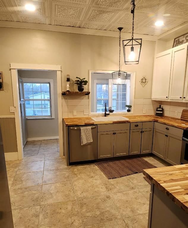 112 Lamont Street — photo 13