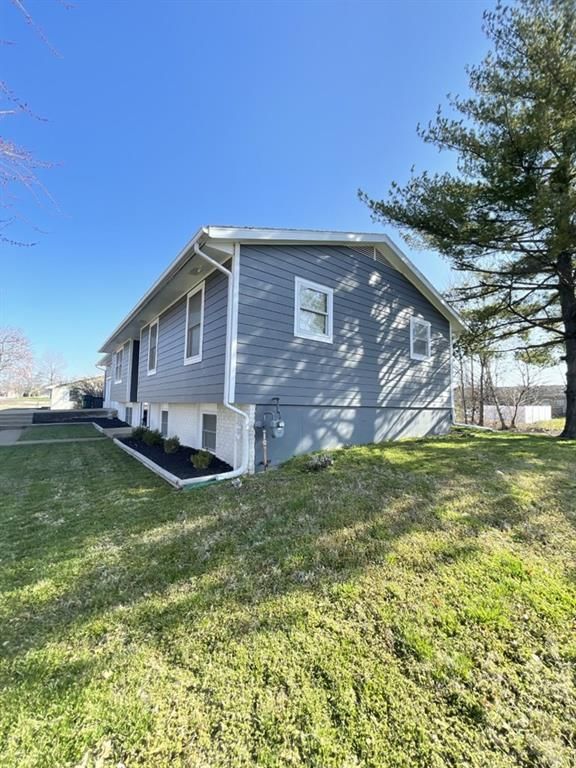 211 Kay Lane — photo 3