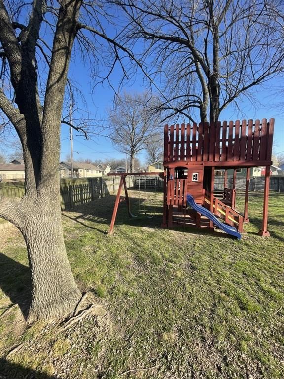 2919 Clark Avenue — photo 28