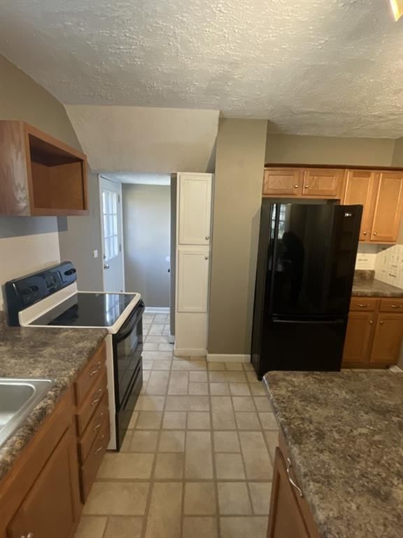 2919 Clark Avenue — photo 9