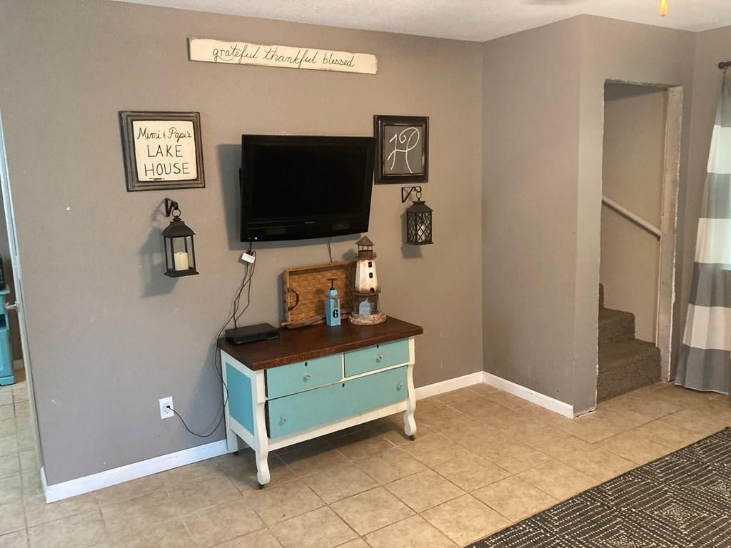 453730 Osage Avenue — photo 9