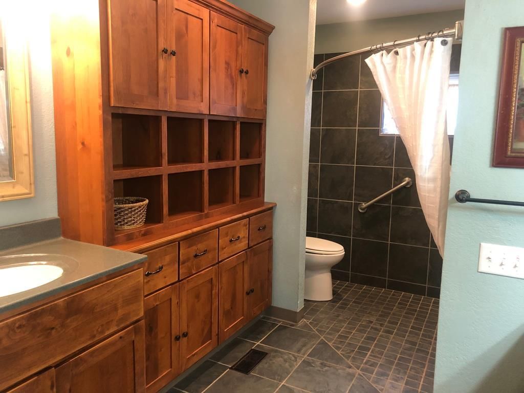 216 S Pine N/A — photo 13