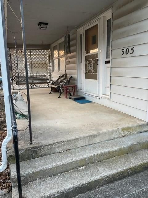 305 W Bell N/A — photo 2