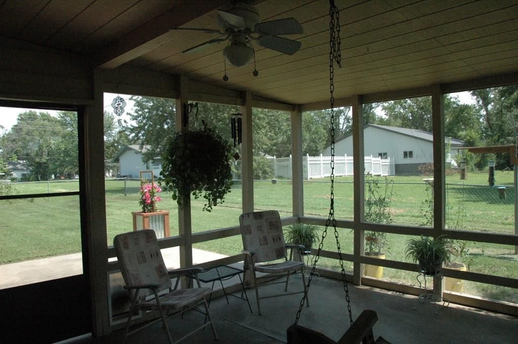 3210 Clark Avenue — photo 24