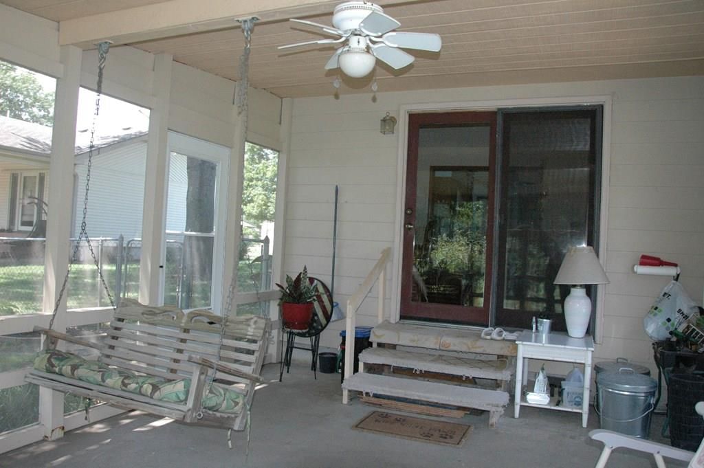 3210 Clark Avenue — photo 25