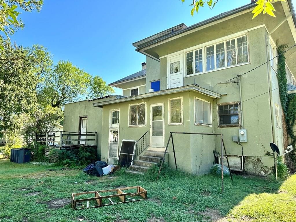 225 N Lincoln N/A — photo 3