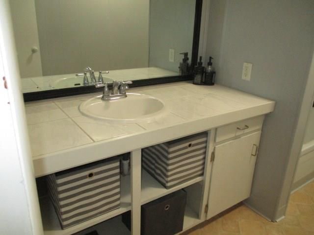 302 Warwick Street — photo 13