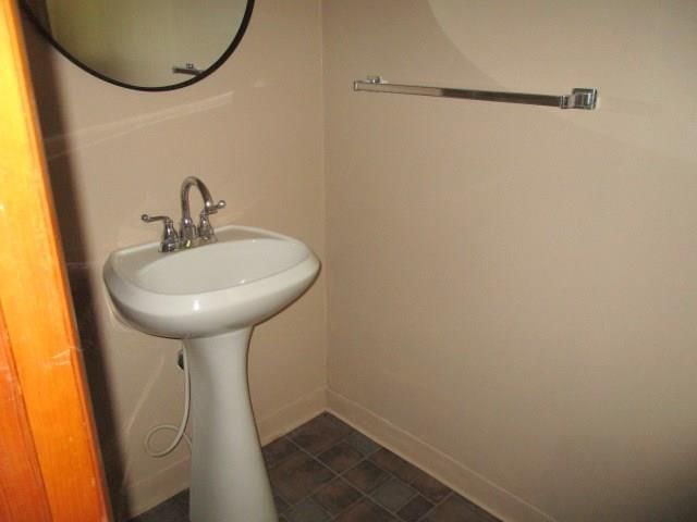 302 Warwick Street — photo 20