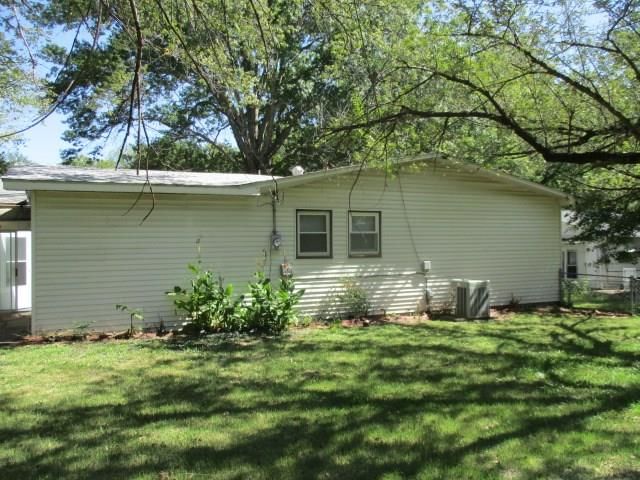 302 Warwick Street — photo 25