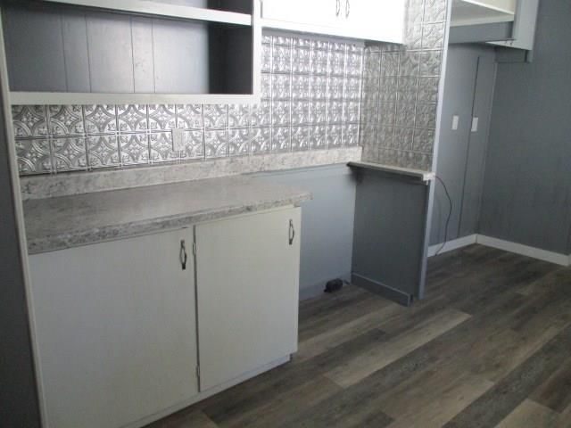 302 Warwick Street — photo 7