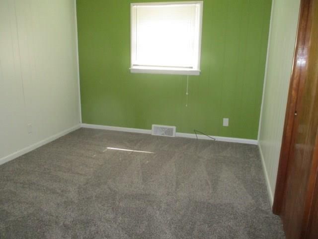 302 Warwick Street — photo 10