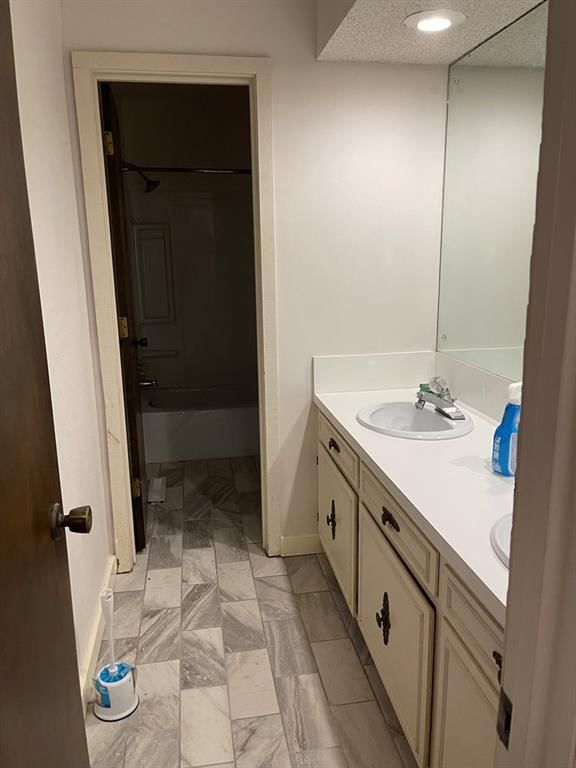 905 S Windsor Road — photo 18