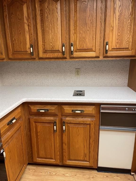 905 S Windsor Road — photo 36