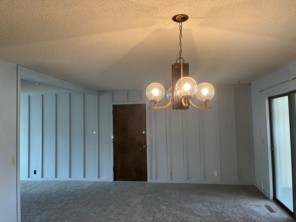 905 S Windsor Road — photo 39