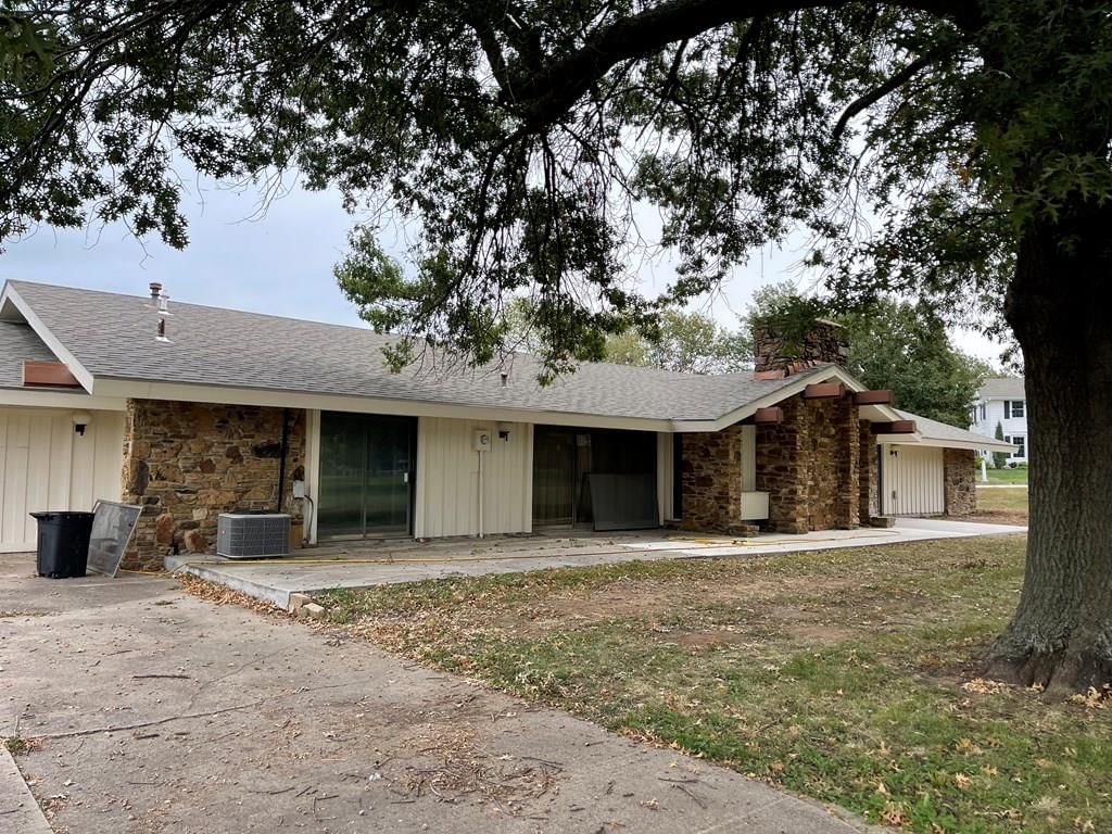 905 S Windsor Road — photo 47