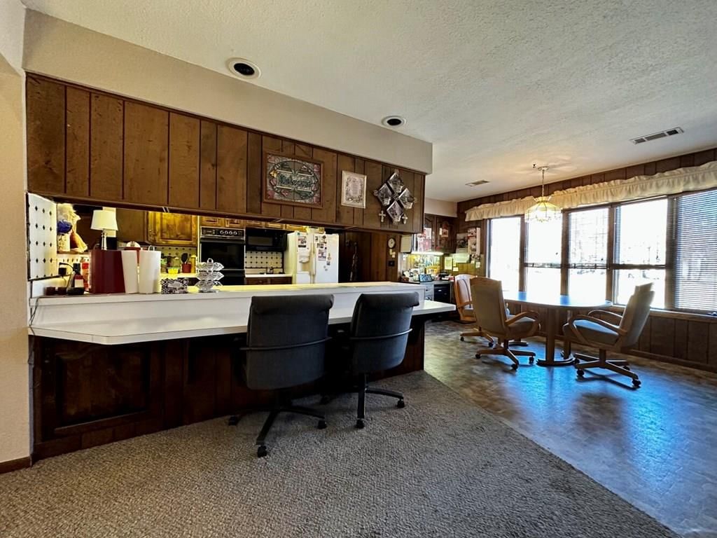 21235 Lakewood Lane — photo 5