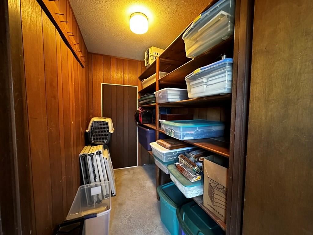 21235 Lakewood Lane — photo 48