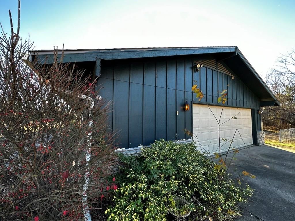 21235 Lakewood Lane — photo 50