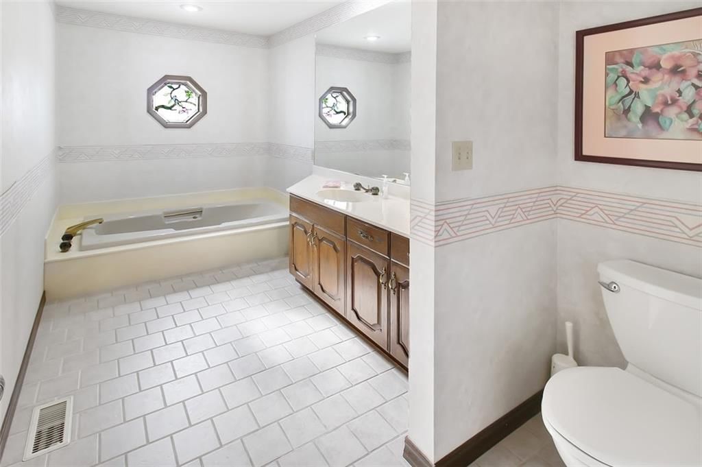 423 Parkway Drive — photo 16