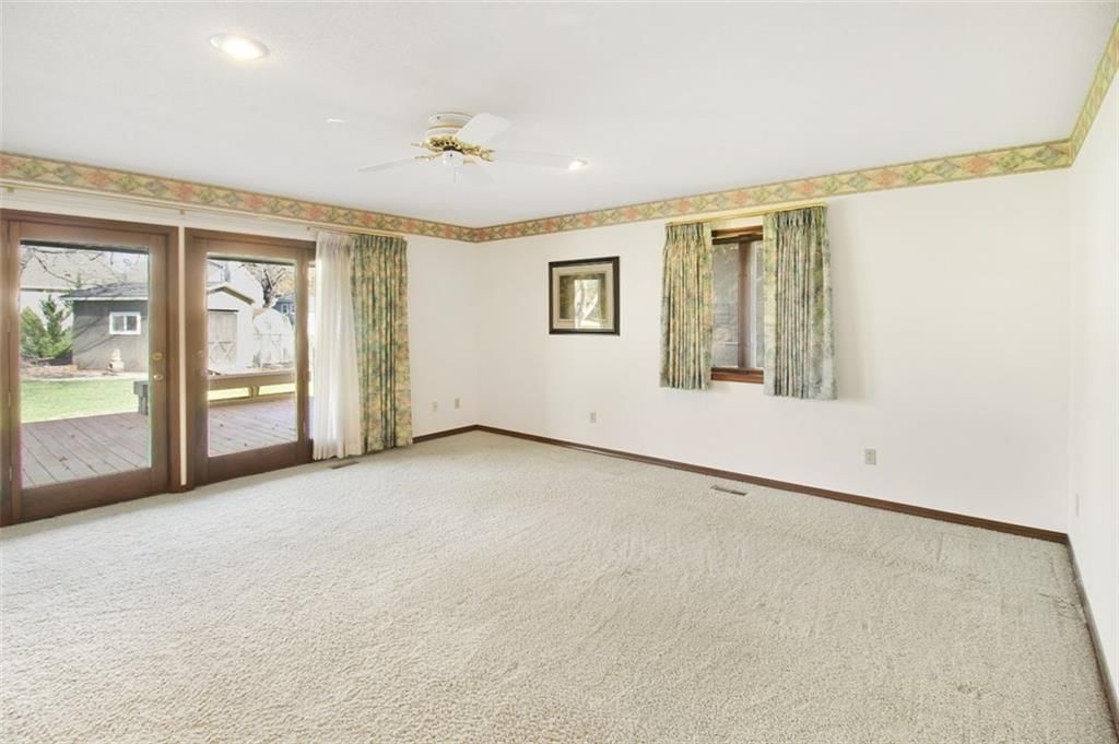 423 Parkway Drive — photo 17