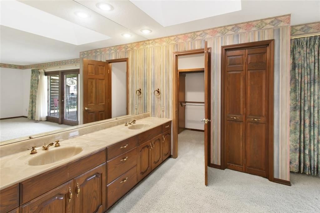 423 Parkway Drive — photo 19