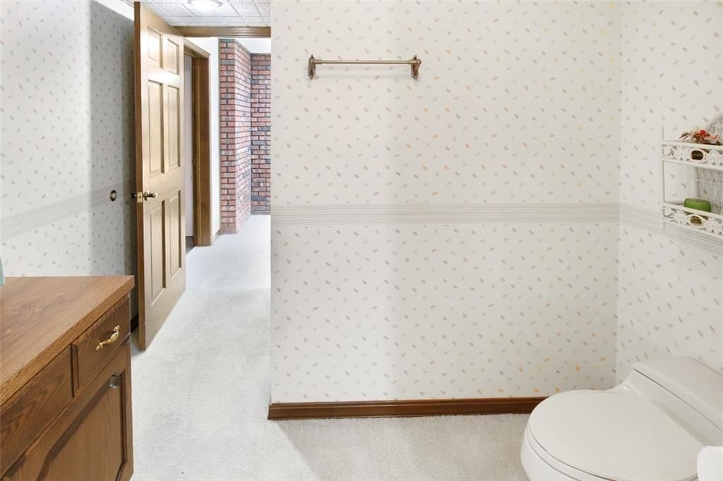 423 Parkway Drive — photo 28