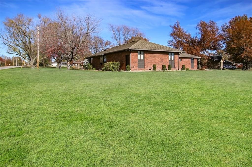 423 Parkway Drive — photo 42