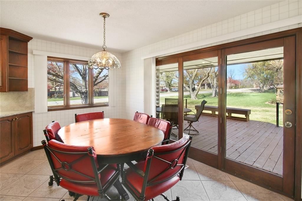 423 Parkway Drive — photo 10