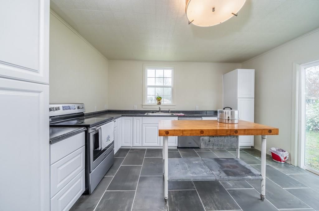 828 Walnut Street — photo 12