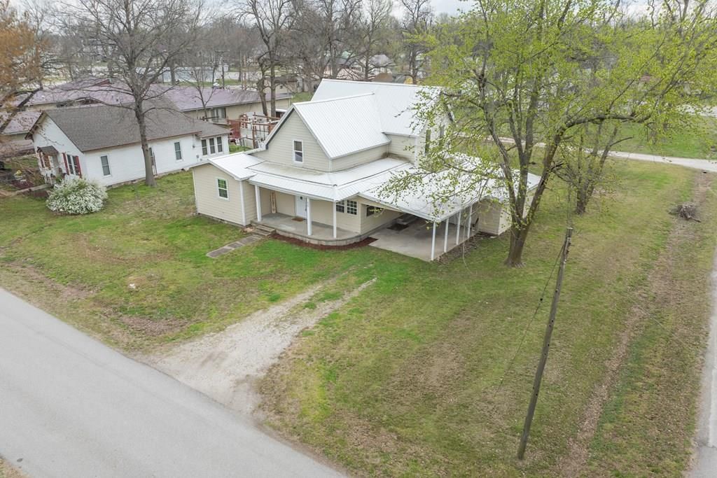 828 Walnut Street — photo 13