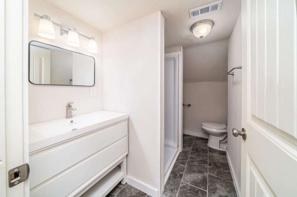 828 Walnut Street — photo 15