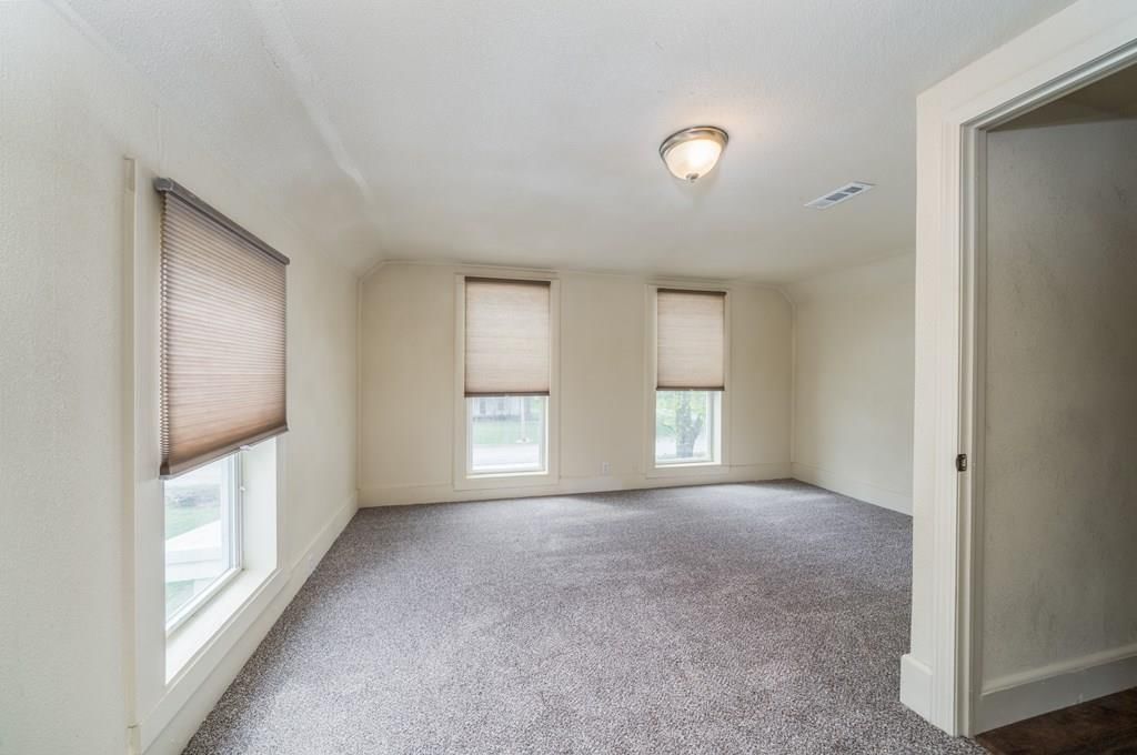 828 Walnut Street — photo 18