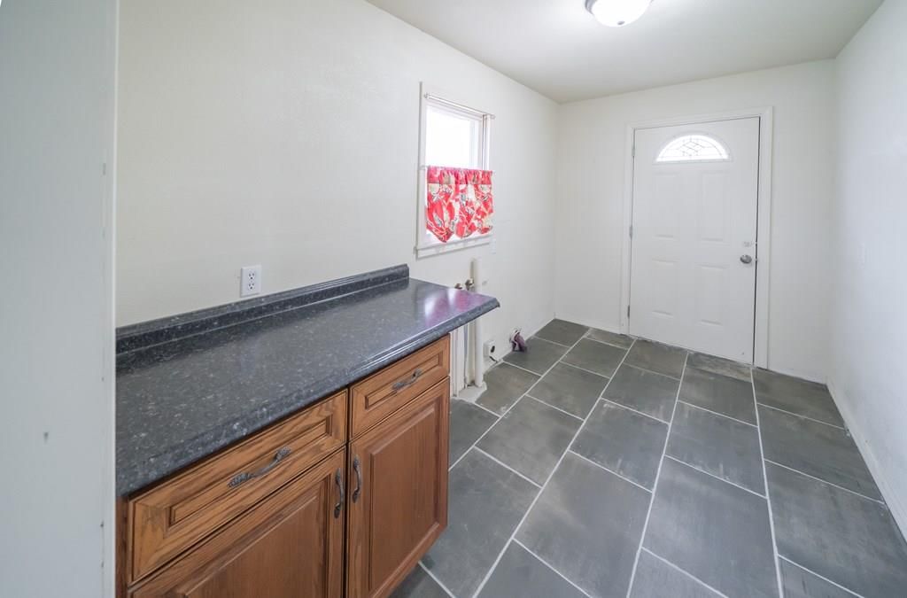 828 Walnut Street — photo 22