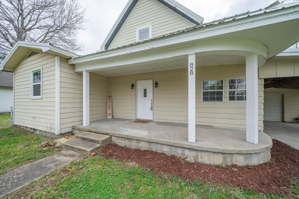 828 Walnut Street — photo 29