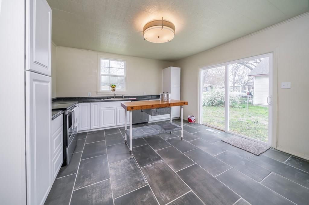 828 Walnut Street — photo 9