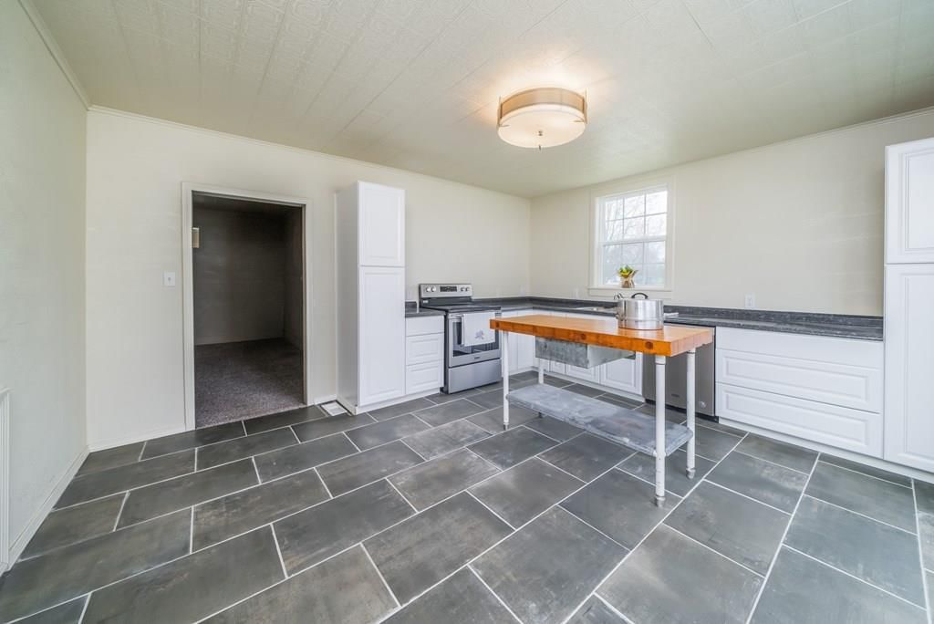 828 Walnut Street — photo 10