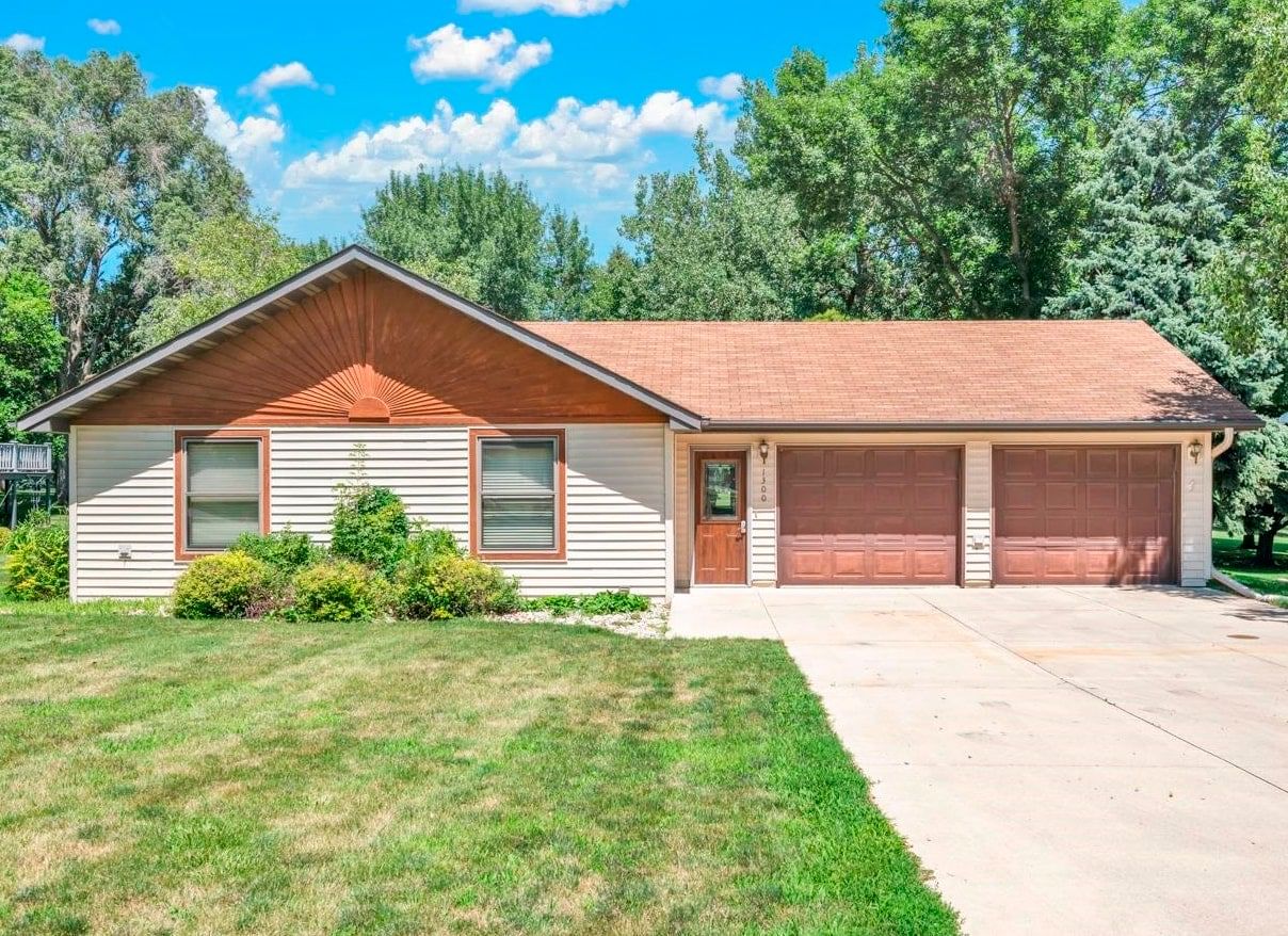 1300 Country Club Drive, Okoboji, IA, 51355 — photo 1