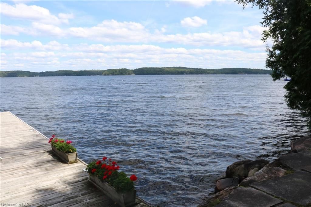 Single Family sold at 35 WOODSVIEW Trail, Seguin Twp, Ontario, P0C 1J0 - Seguin - MLS: 241153