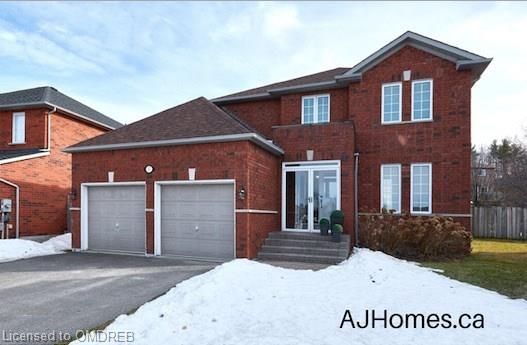 Single Family Residence sold at 17 Sandalwood Court, Barrie, Innishore, L4N 0G8 - MLS: 30799836