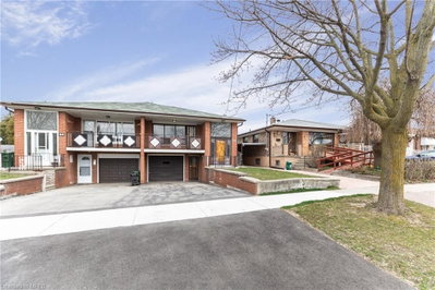 Single Family Residence sold at 62 Davelayne Road, Toronto, ON, M9M 2A7 - Humbermede - MLS: 30804490