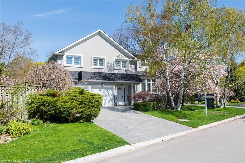 Single Family Residence sold at 11 Arkendo Drive, Oakville, FD Ford, L6J 5T8 - MLS: 30827674