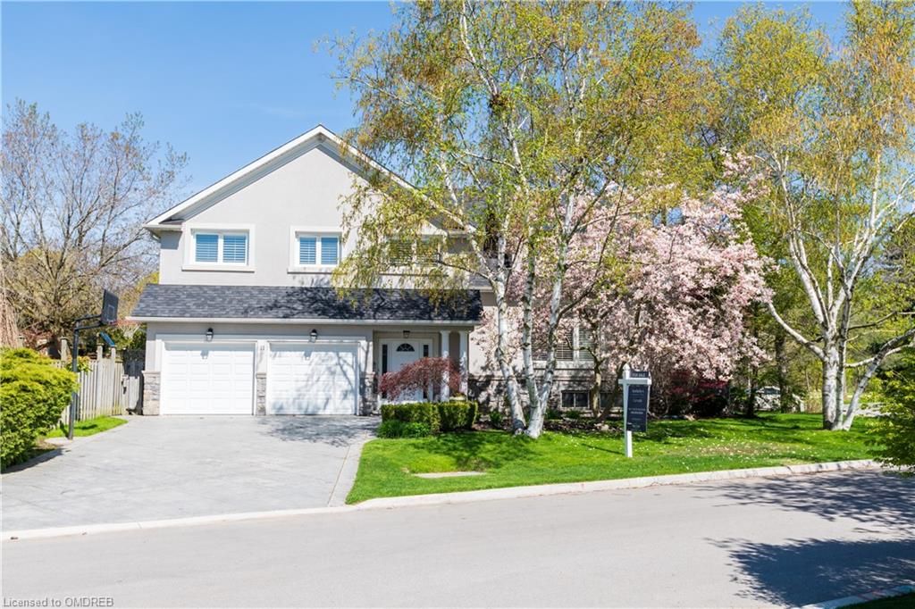 Single Family Residence sold at 11 Arkendo Drive, Oakville, FD Ford, L6J 5T8 - MLS: 30827674