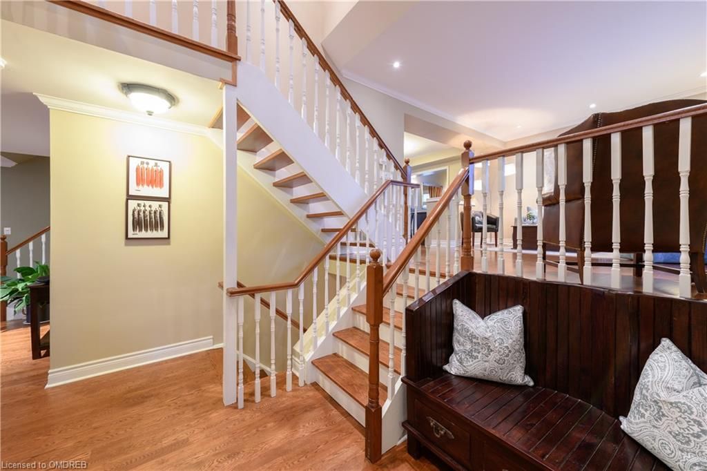 Single Family Residence sold at 11 Arkendo Drive, Oakville, FD Ford, L6J 5T8 - MLS: 30827674