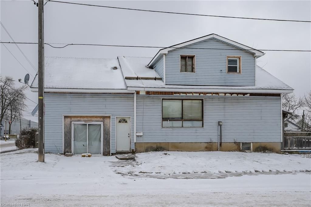 Single Family Residence sold at 4641 Ferguson Street, Niagara Falls, Downtown, L2E 2Z3 - MLS: 40052537